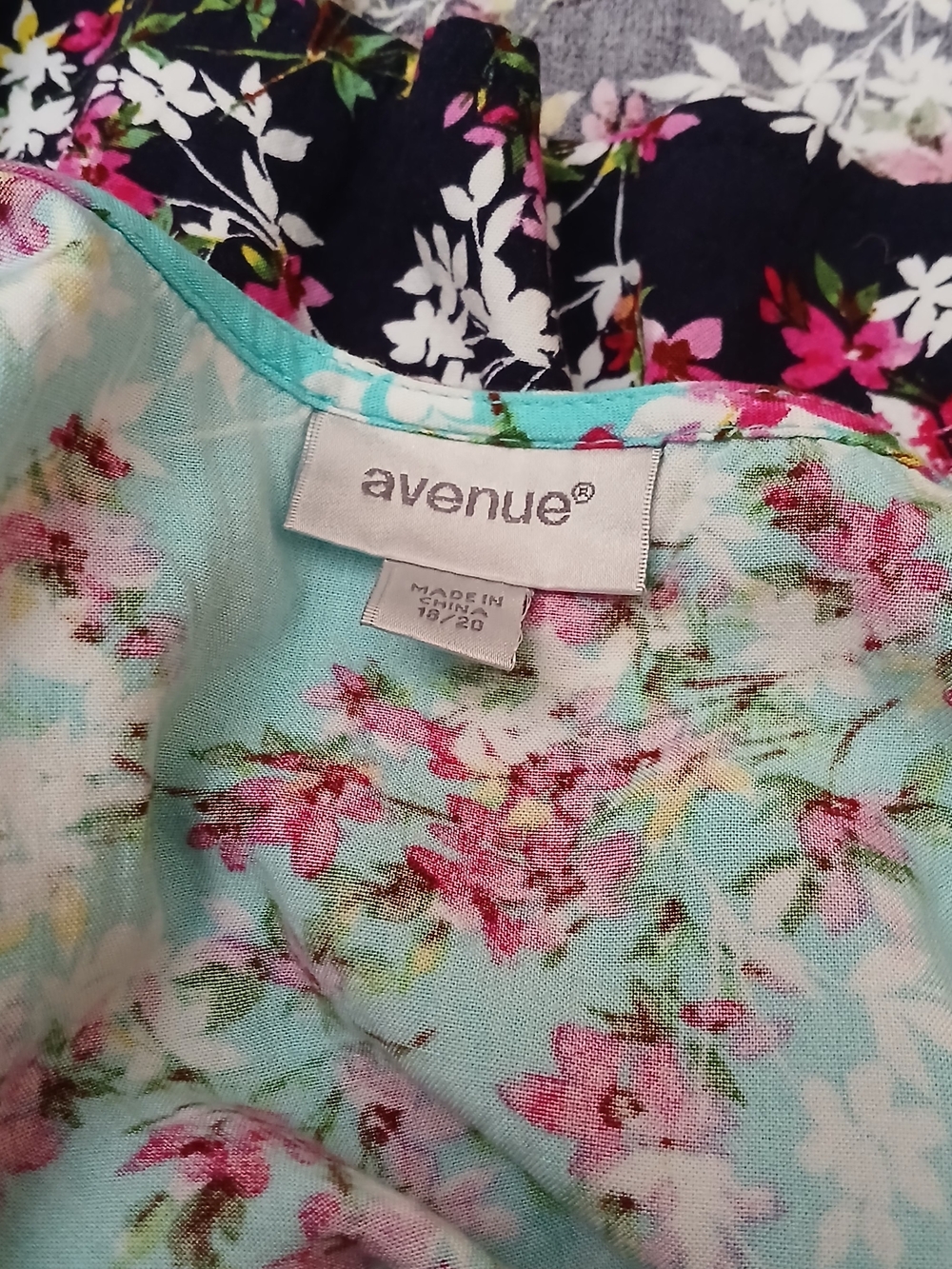 Avenue Aqua & Navy Floral Tiered Sleeveless Tunic - Picture 2 of 3